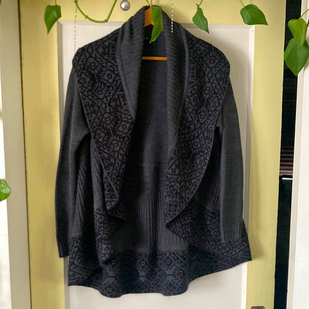 Cardigan sweater